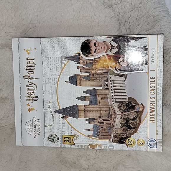NEW Harry Potter Hogwarts Castle 3D Puzzle - Picture 1 of 3
